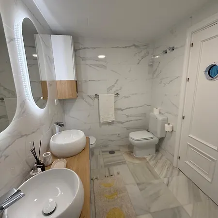 Marbella Suite * מארבלה