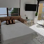 Marbella Suite アパート マルベーリャ